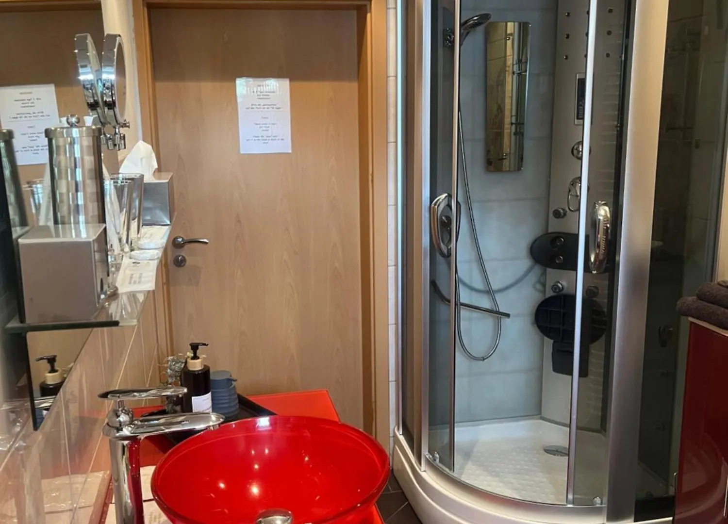 Gaestezimmer In Ratingen Bei Duesseldorf Mit Einem Hauch Luxus 0*,  Németország